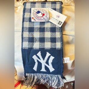 FOCO New York Yankees reversible retro scarf